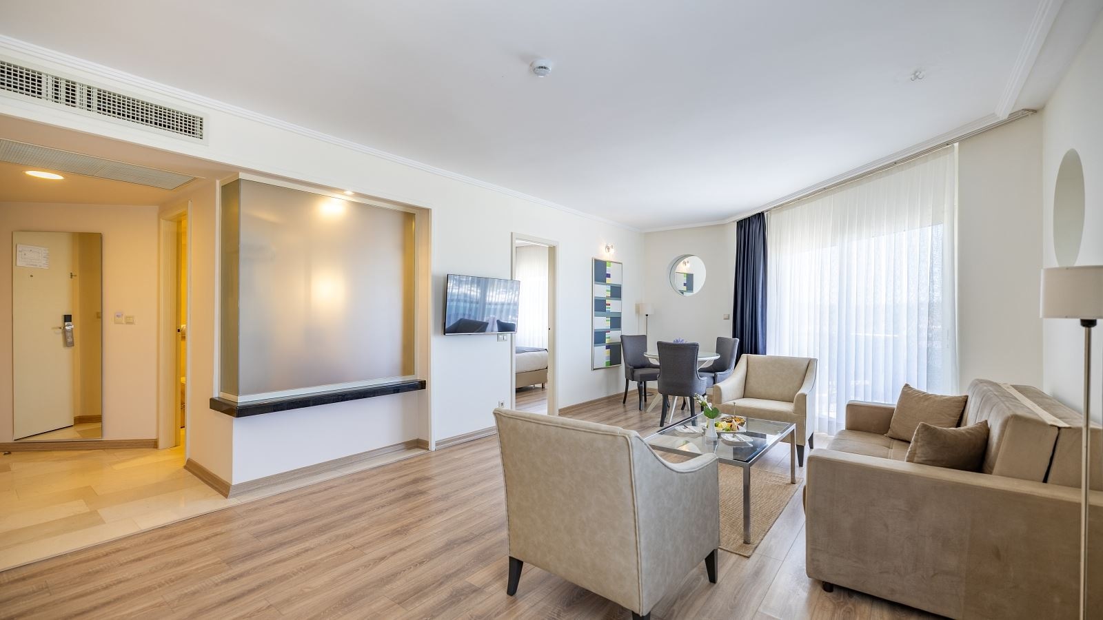 rooms-grand-suite-marina