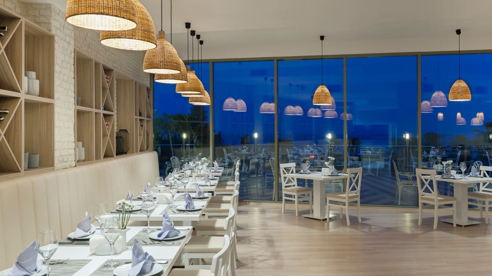 restaurants-taverna-restaurant