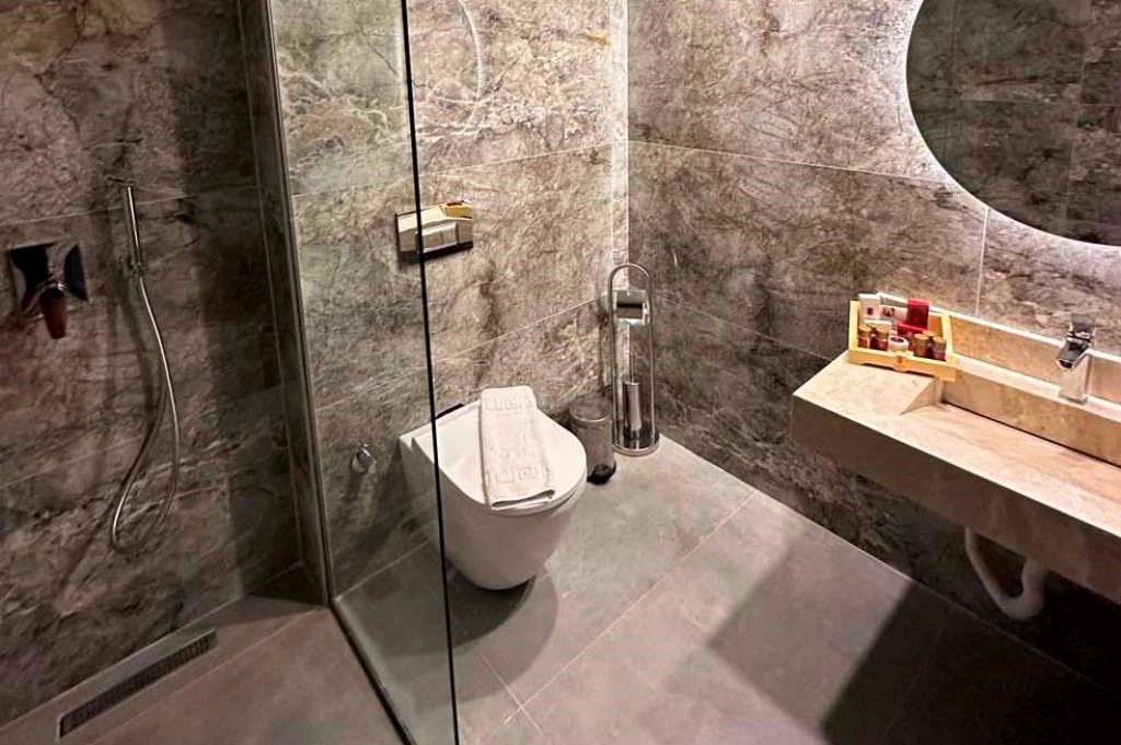 rooms-standard-room-balcony