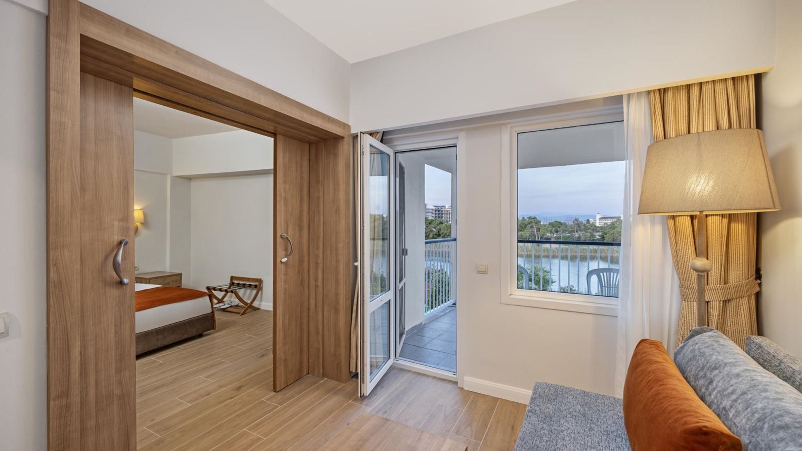 rooms-hotel-large-room