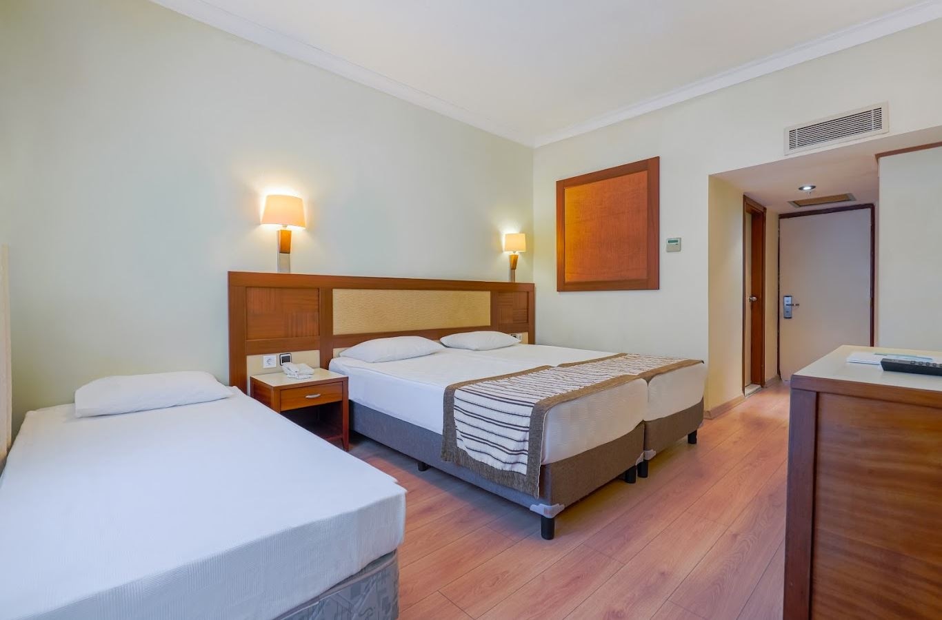 rooms-standard-room-land-view