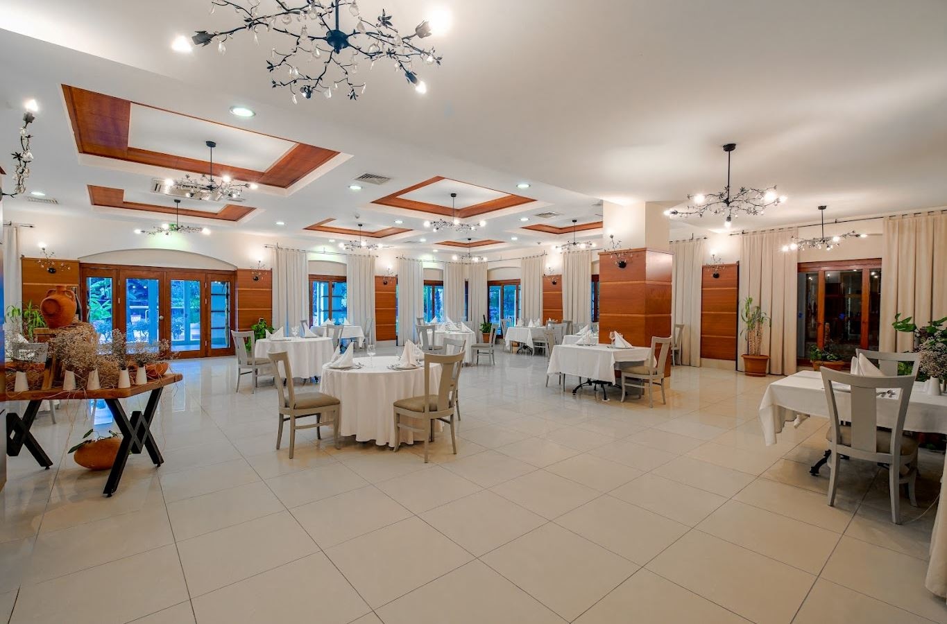 restaurants-restaurants