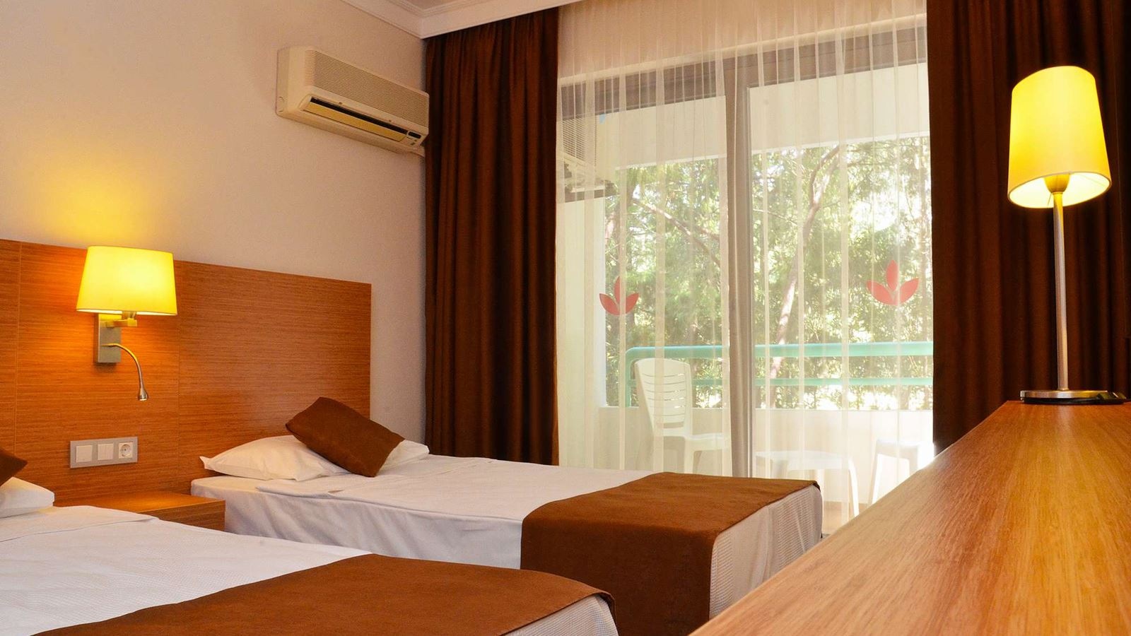 rooms-standart-room-land-view