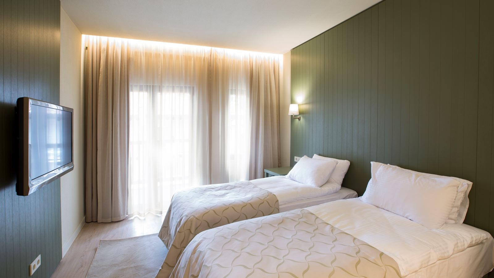 rooms-family-2-bedrooms-bungalow