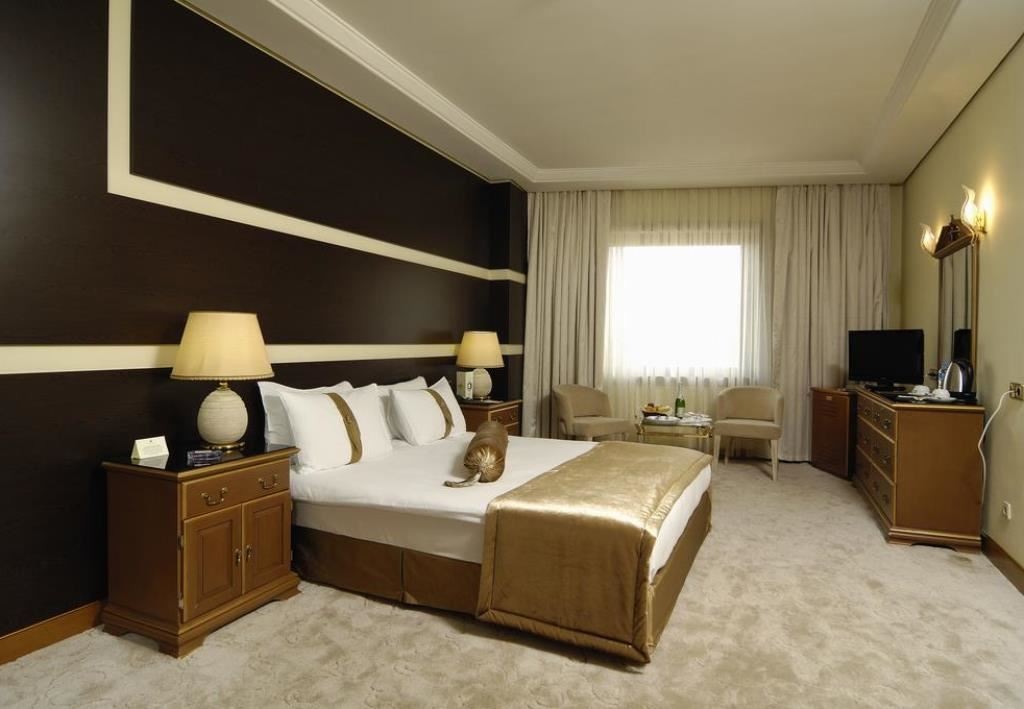 rooms-honeymoon-suite