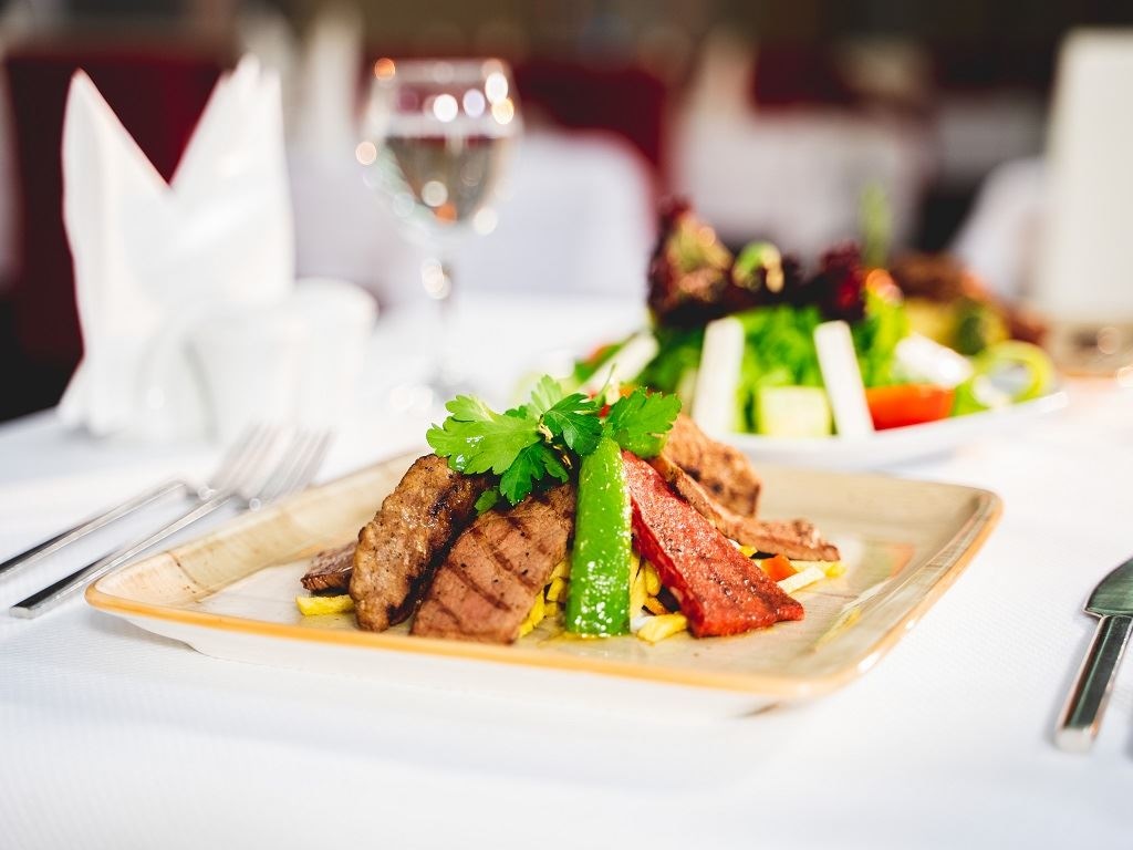 restaurants-restaurant