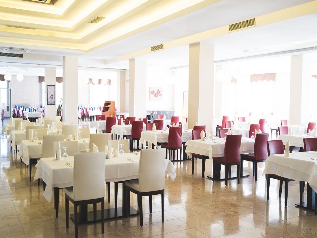 restaurants-restaurant