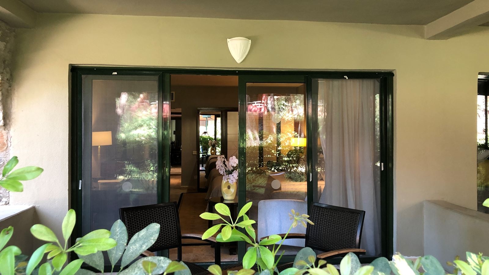 rooms-deluxe-lifestyle-family-room