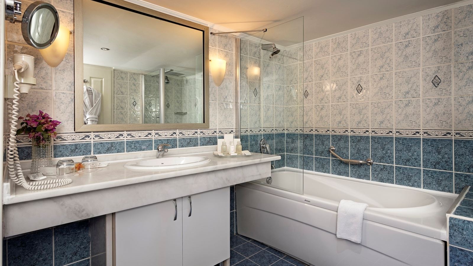 rooms-deluxe-lifestyle-family-room