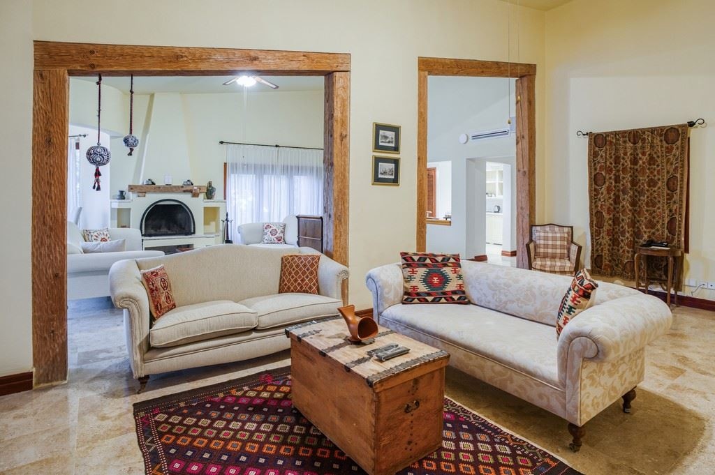 rooms-honeymoon-room