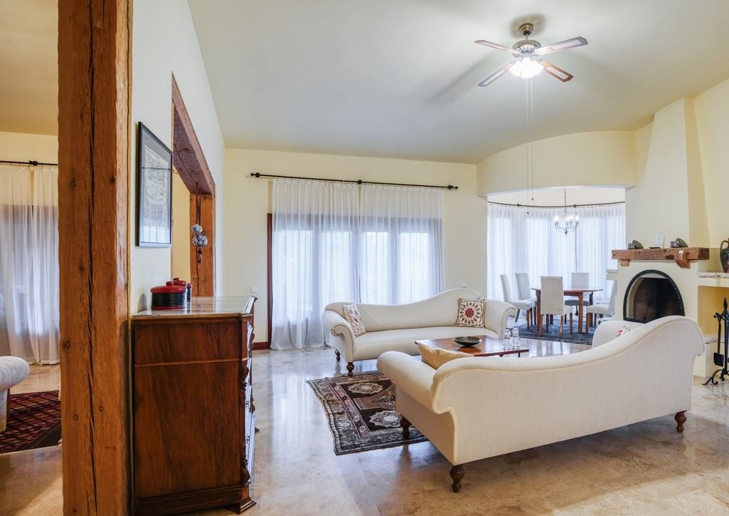 rooms-honeymoon-room