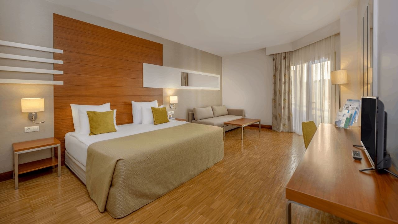 rooms-hotel-family-deluxe-suite-room