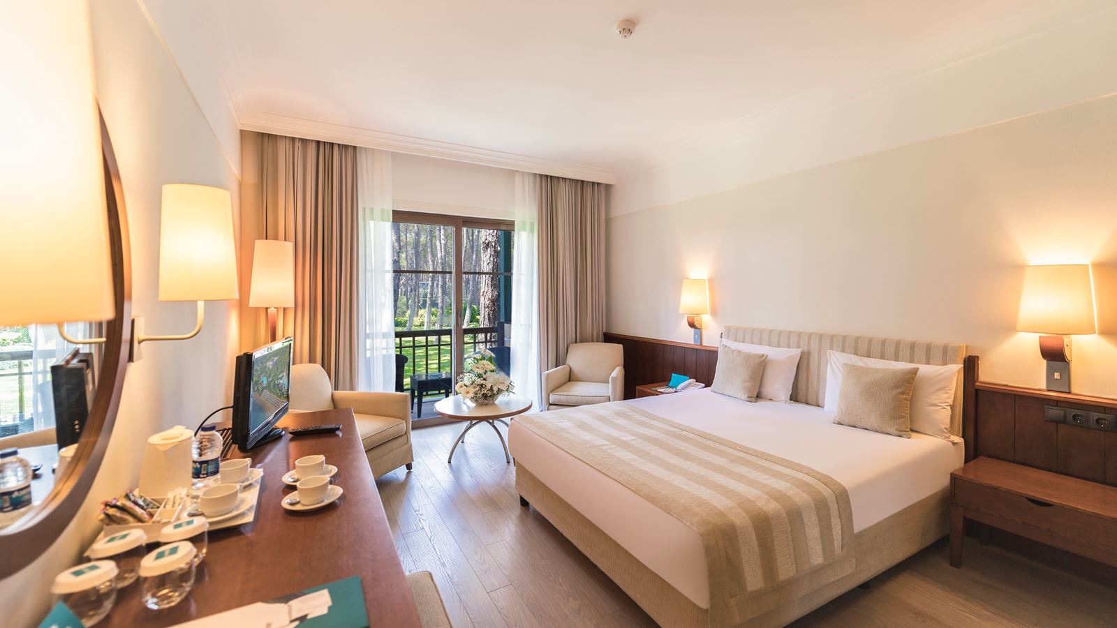 rooms-family-room-garden-view