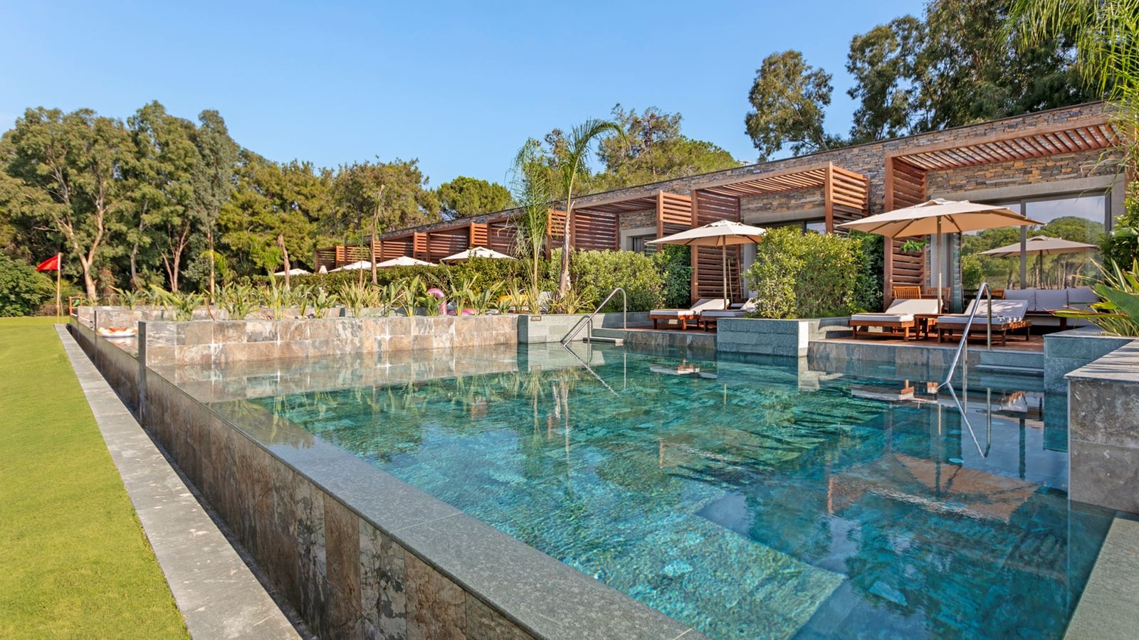 rooms-lagoon-golf-family-swim-up