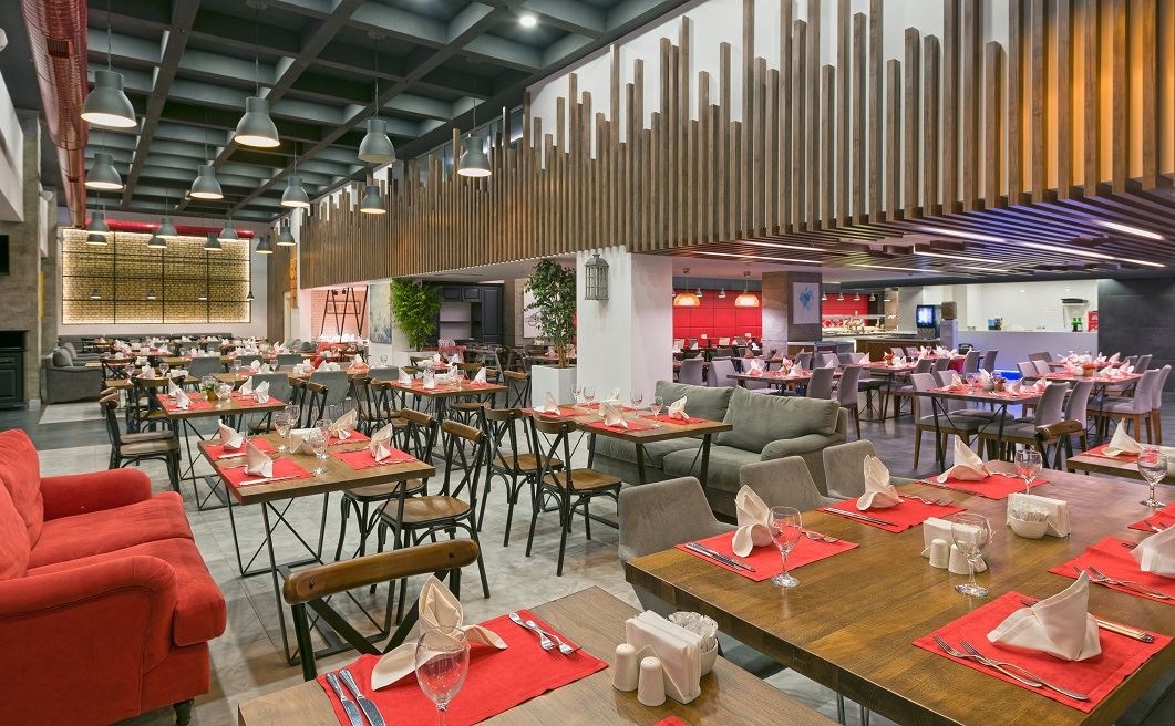 restaurants-main-restaurant-gold-island-selected