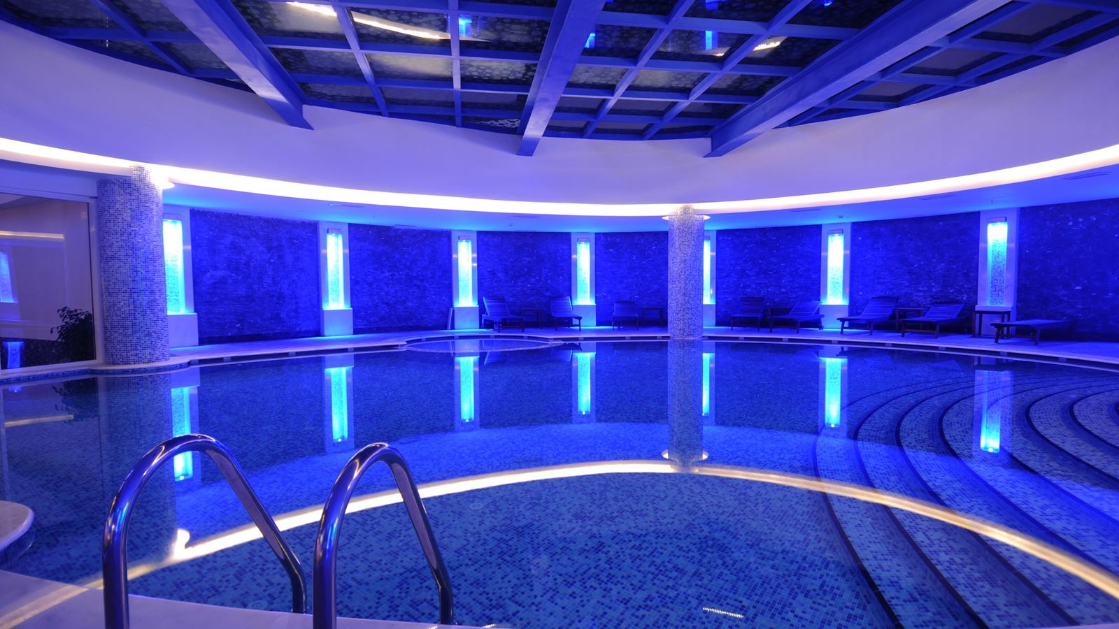 pools-indoor-pool