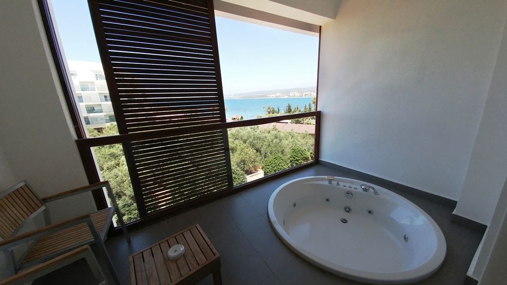 rooms-superior-room-with-jacuzzi