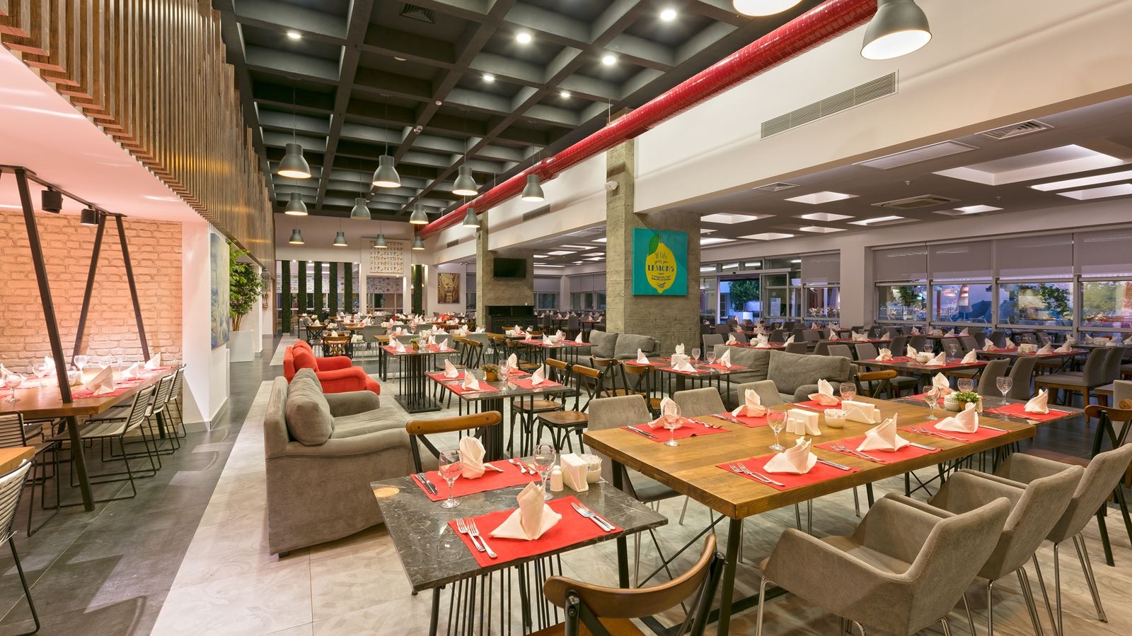 restaurants-main-restaurant-gold-island-family