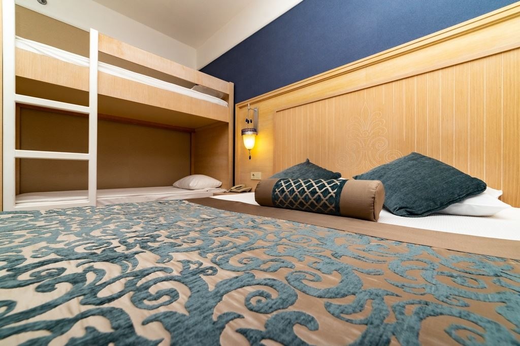 rooms-standard-bunkbed-side-sea-view