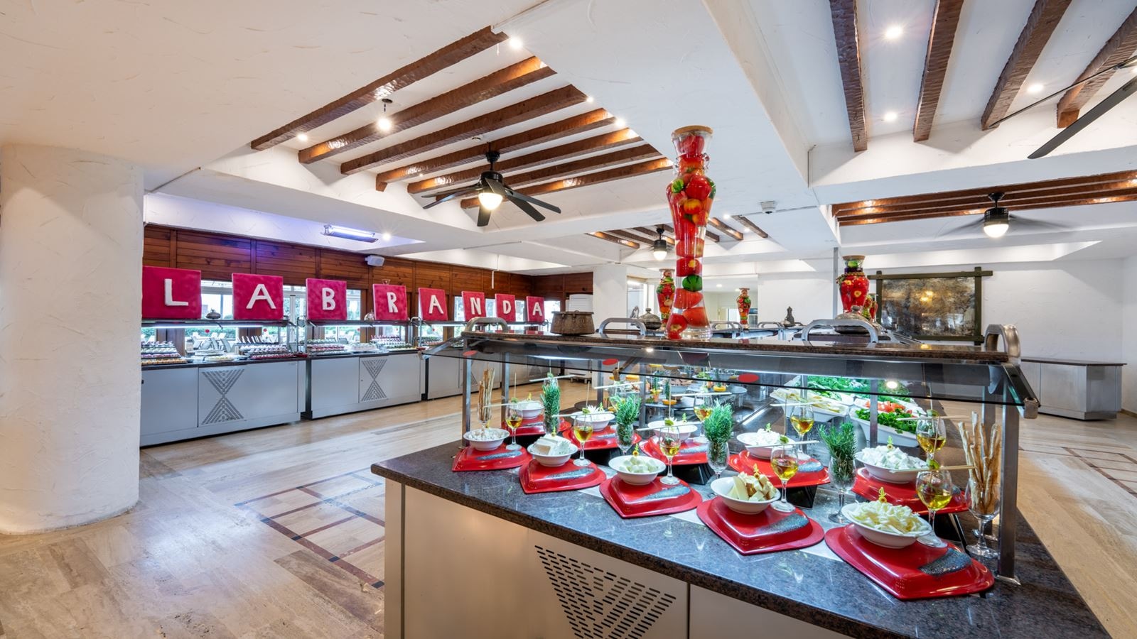 restaurants-madera-main-restaurant