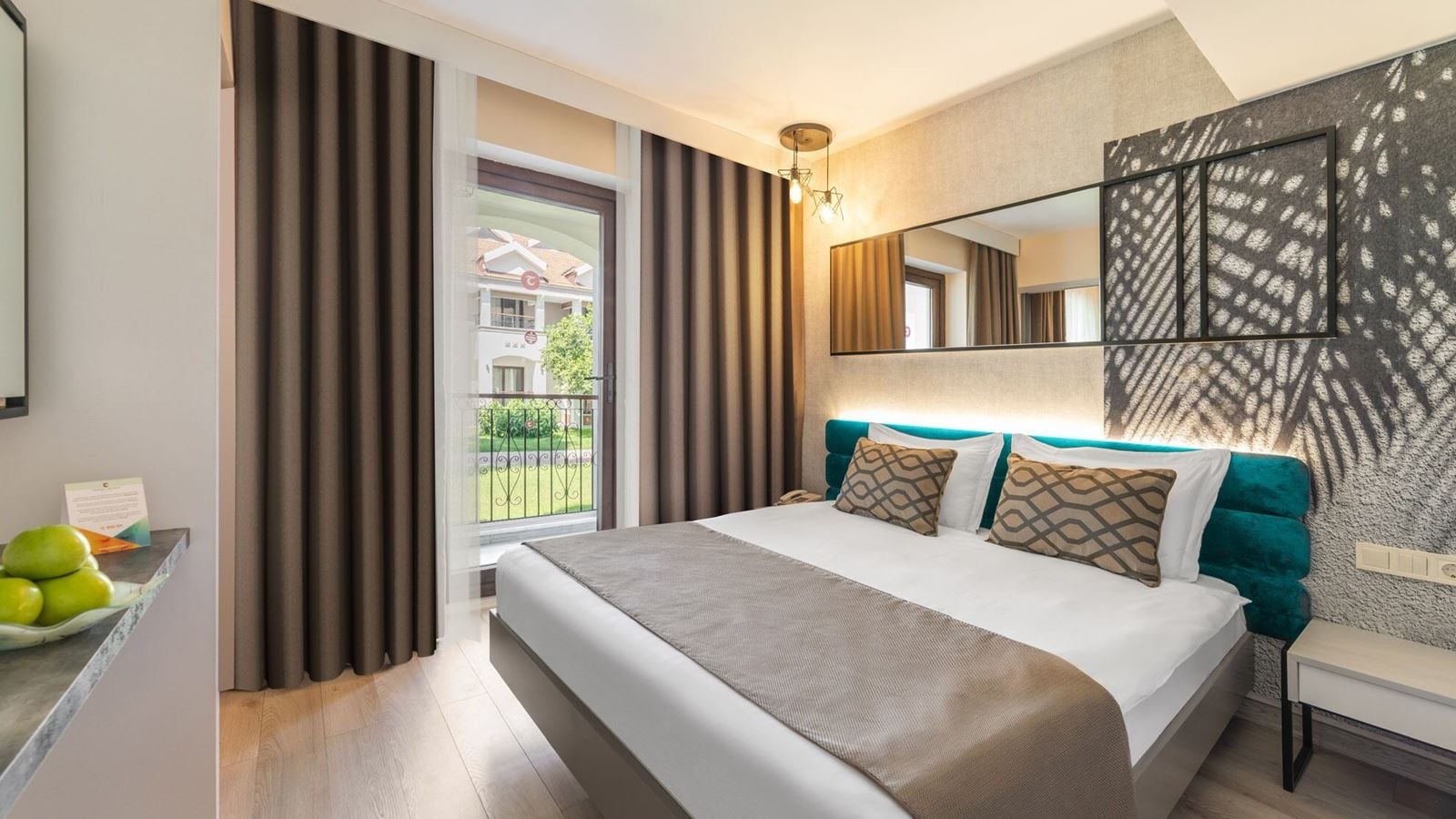 rooms-hotel-dublex-family-room-sea-view