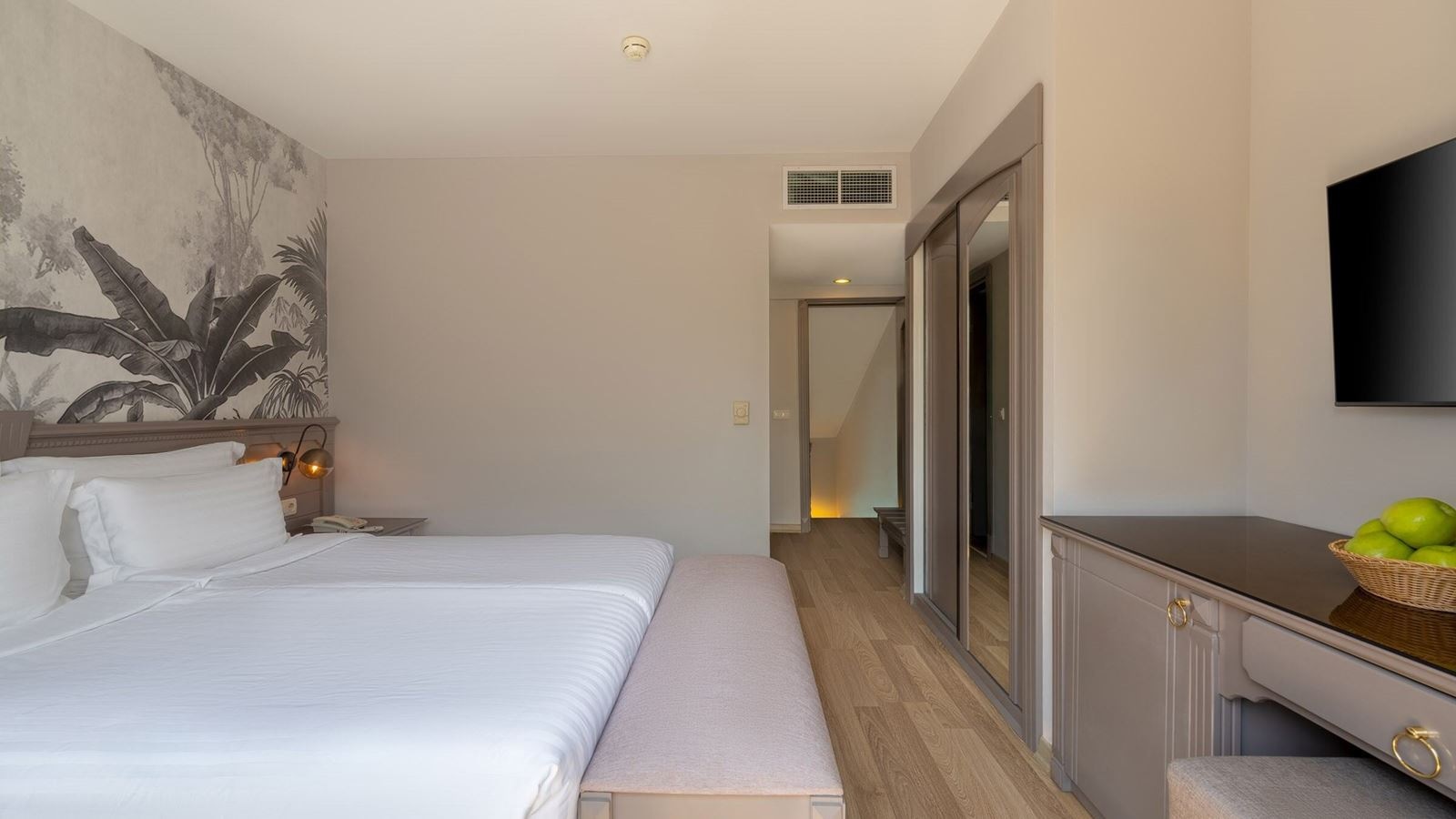 rooms-select-villa-dublex-family-room