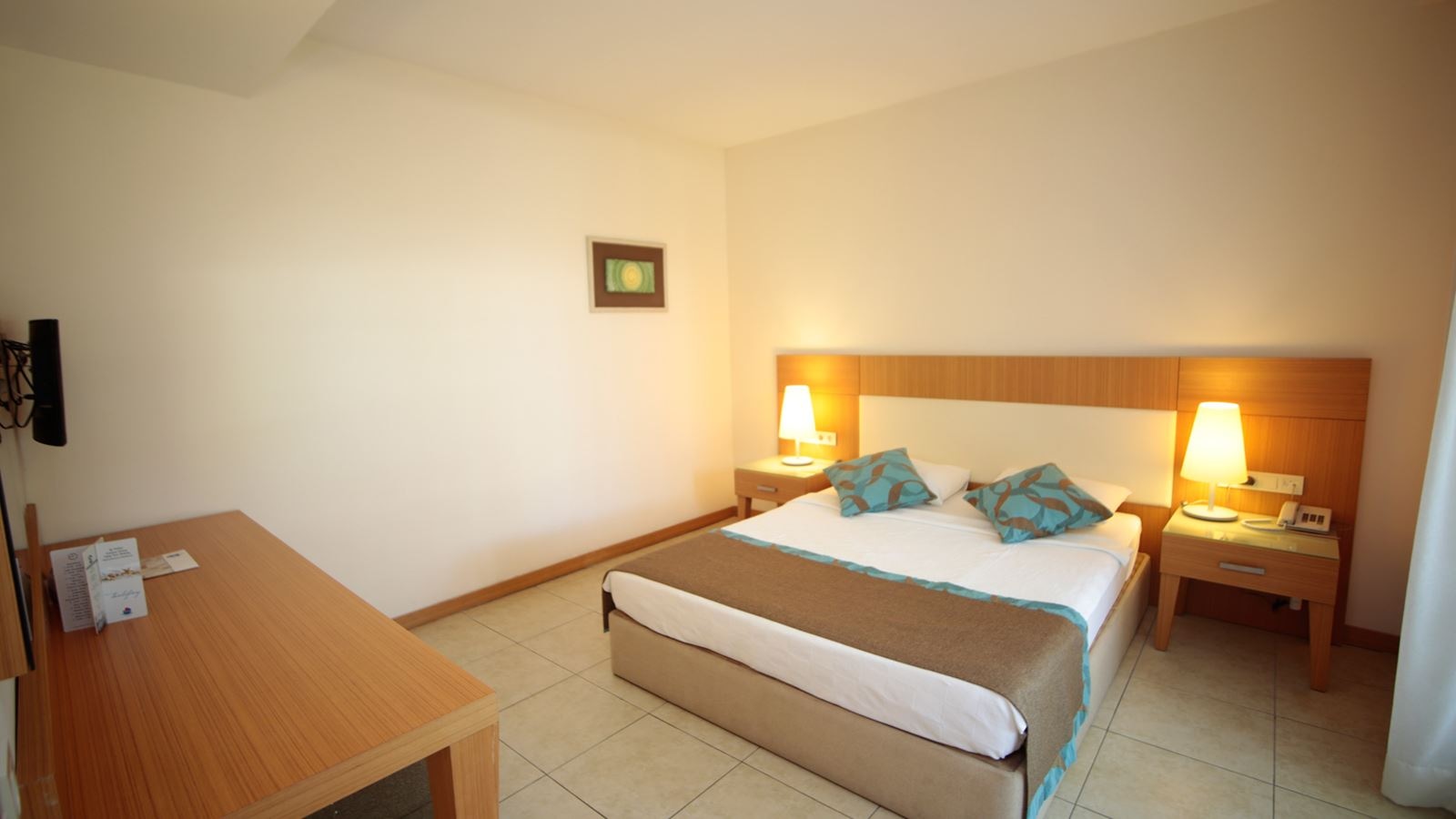 rooms-superior-family-room