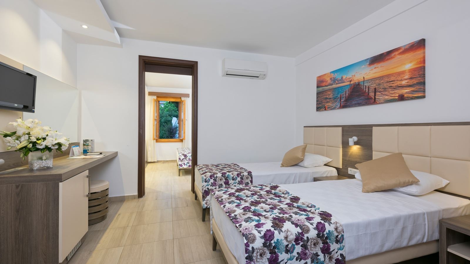 rooms-club-family-room