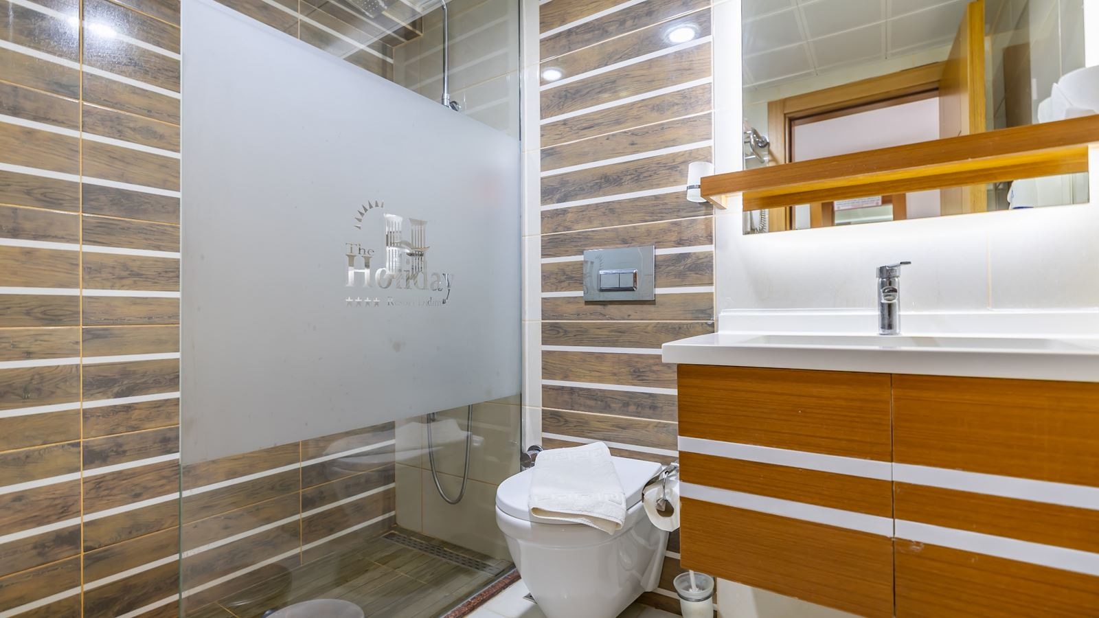 rooms-standard-room-seaview-balcony