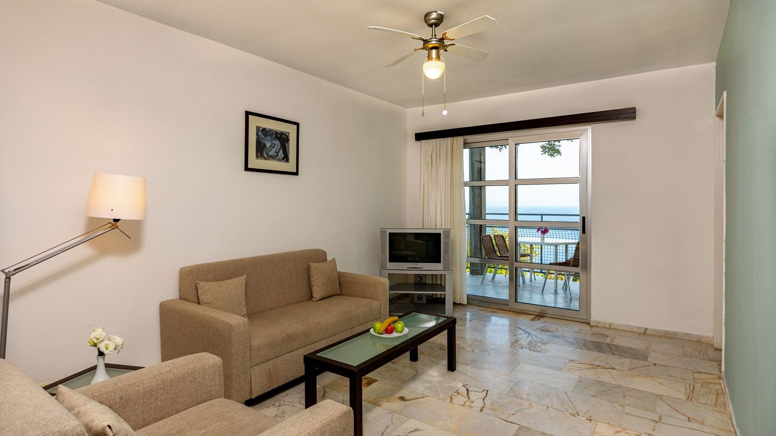 rooms-suite-2-bedrooms-land-view