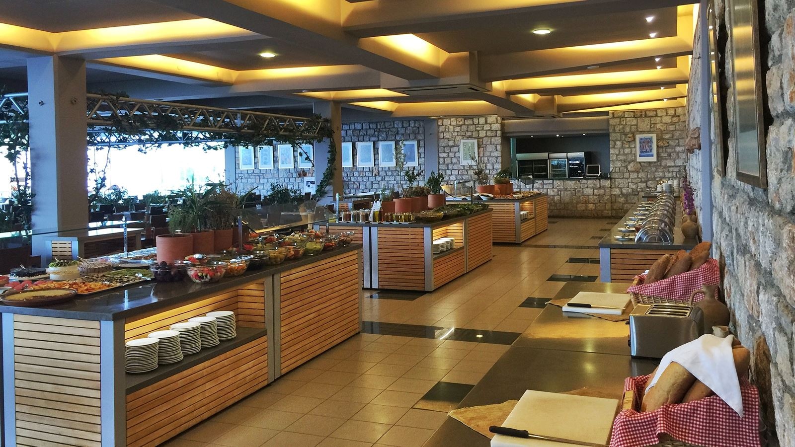 restaurants-main-building