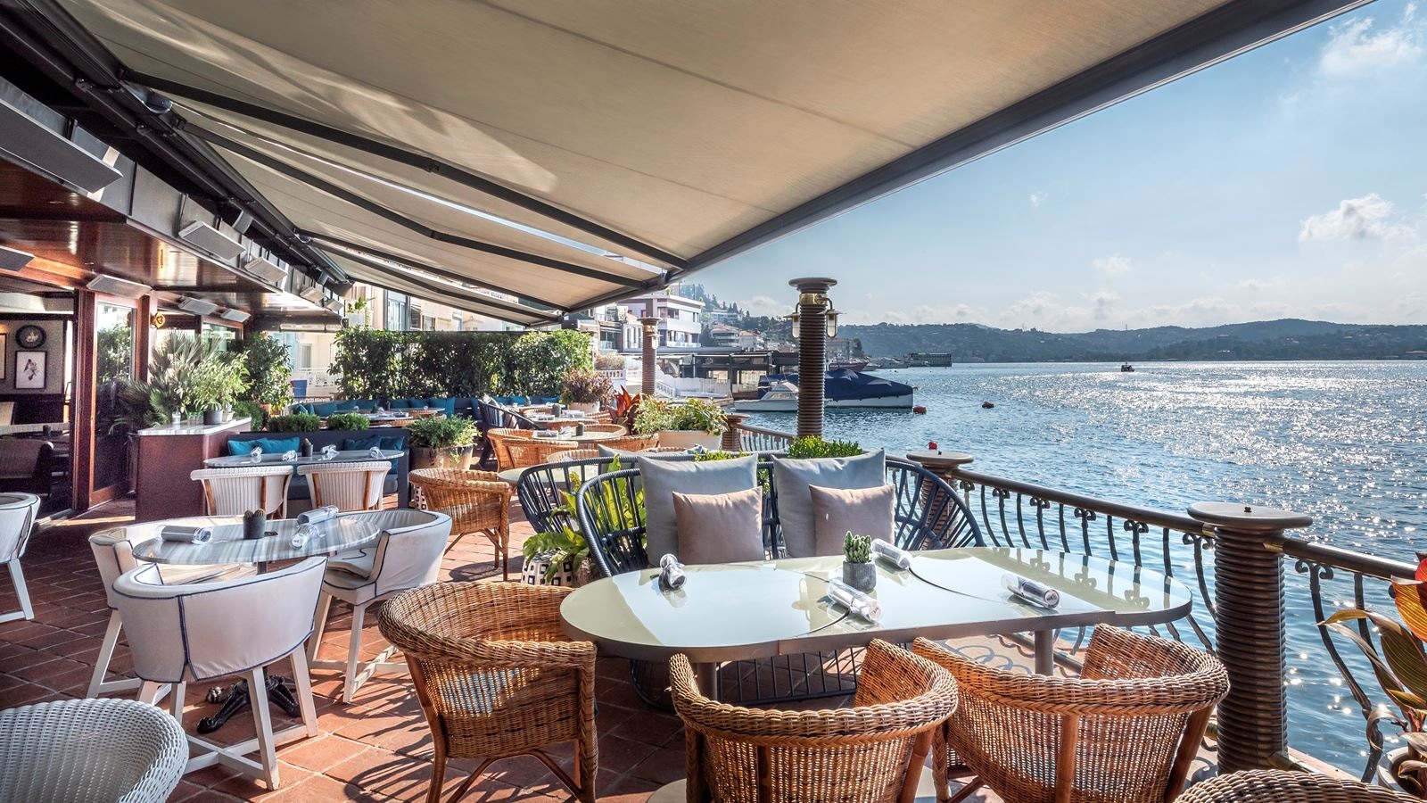 restaurants-restaurants