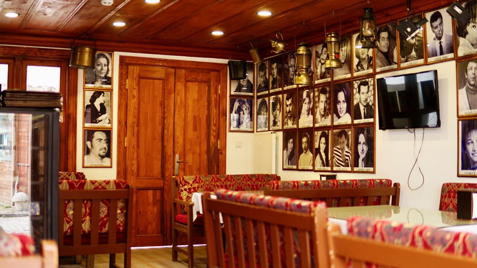 restaurants-restaurants