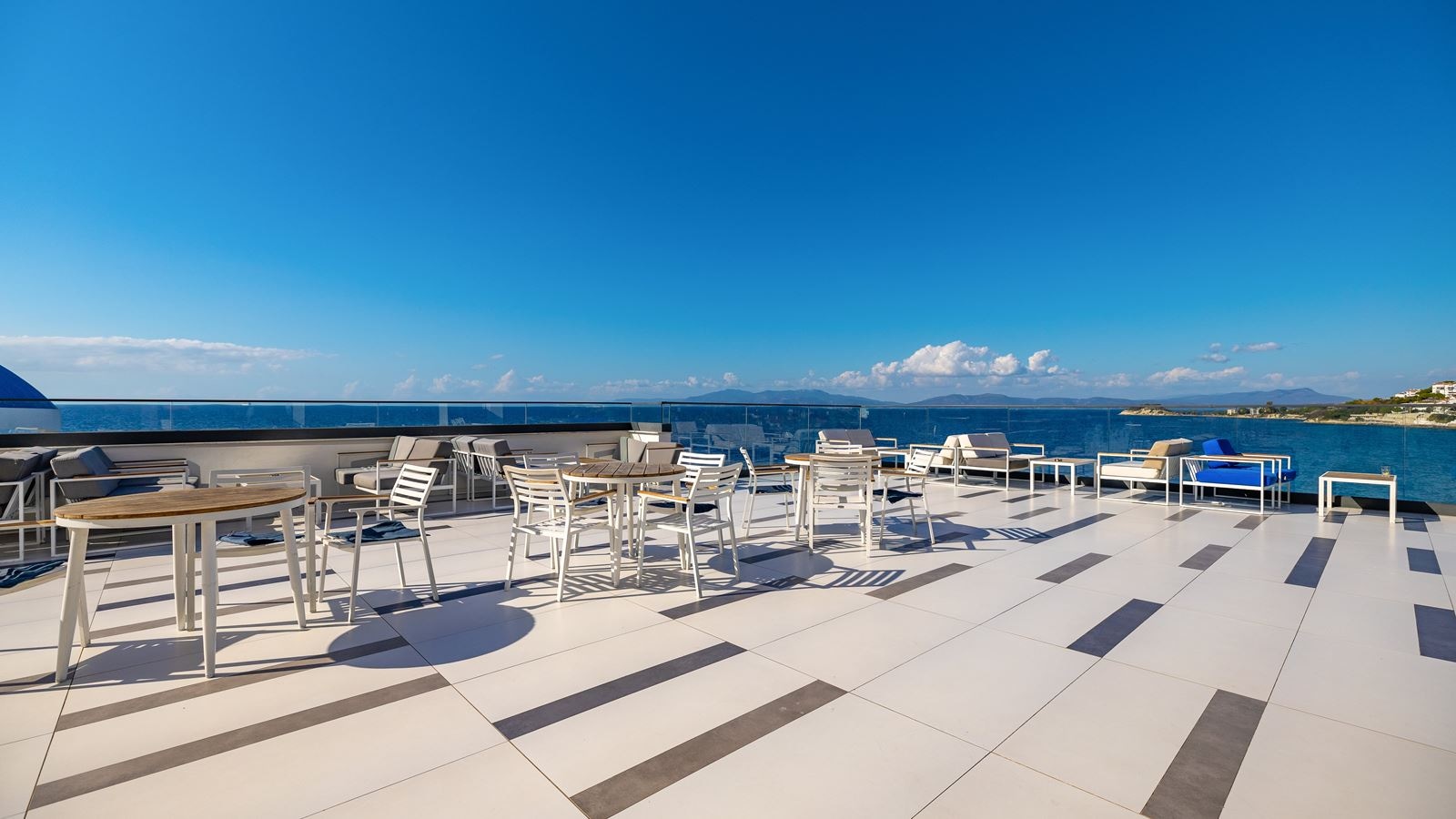 bars-coffee-art-bar-fogo-lobby-terrace