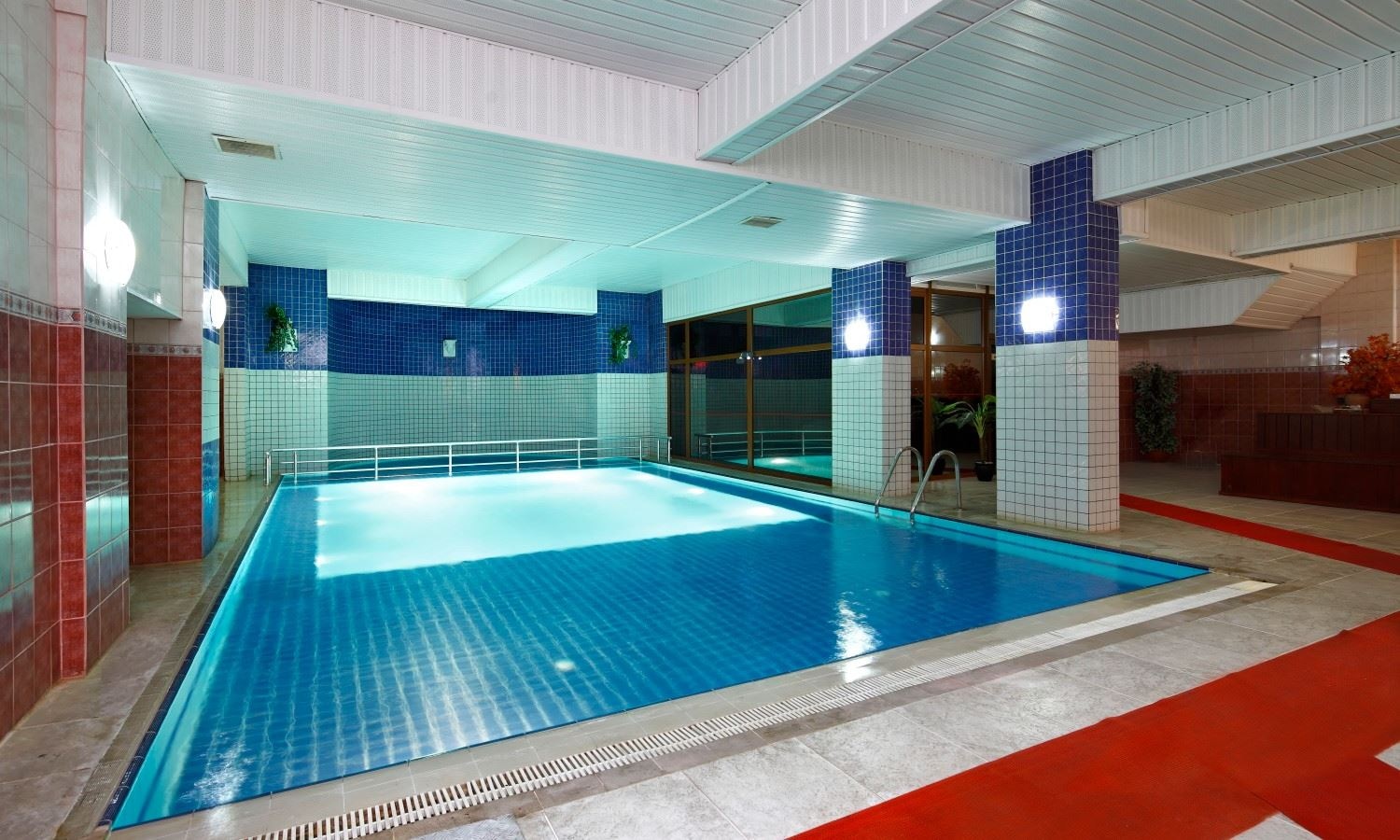 pools-indoor-pool