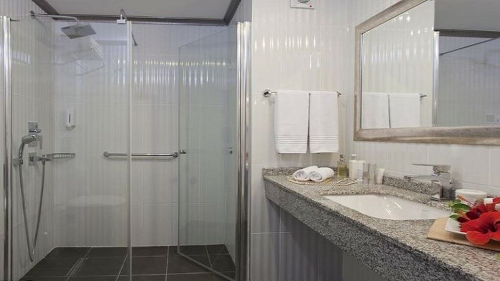 rooms-club-room-with-bunkbed