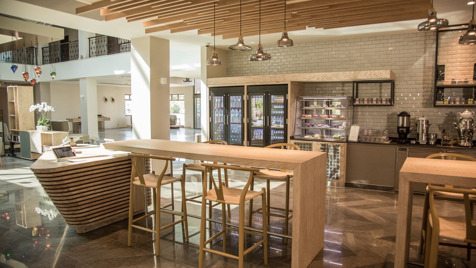 restaurants-beach-bar--restaurant-grab--go-station