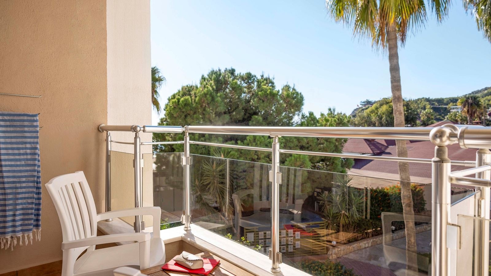 rooms-standard-land-view