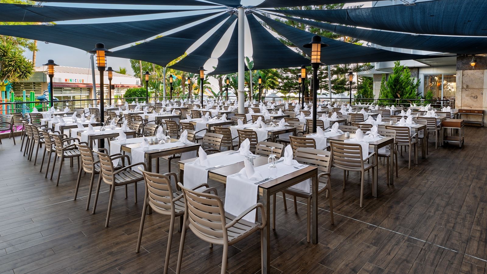 restaurants-beach-bar