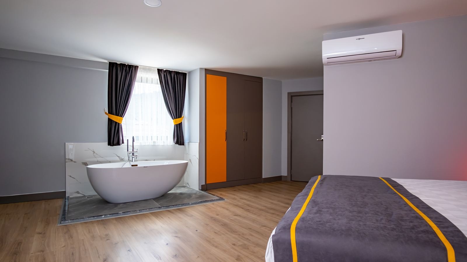 rooms-comfort-suit-rooms