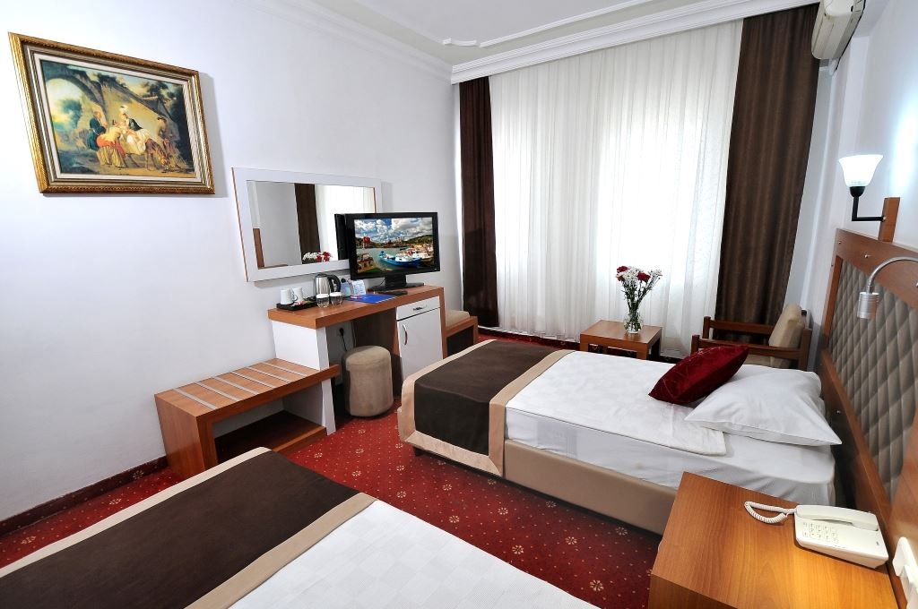 rooms-standart-economy-room-with-land-or-street-view