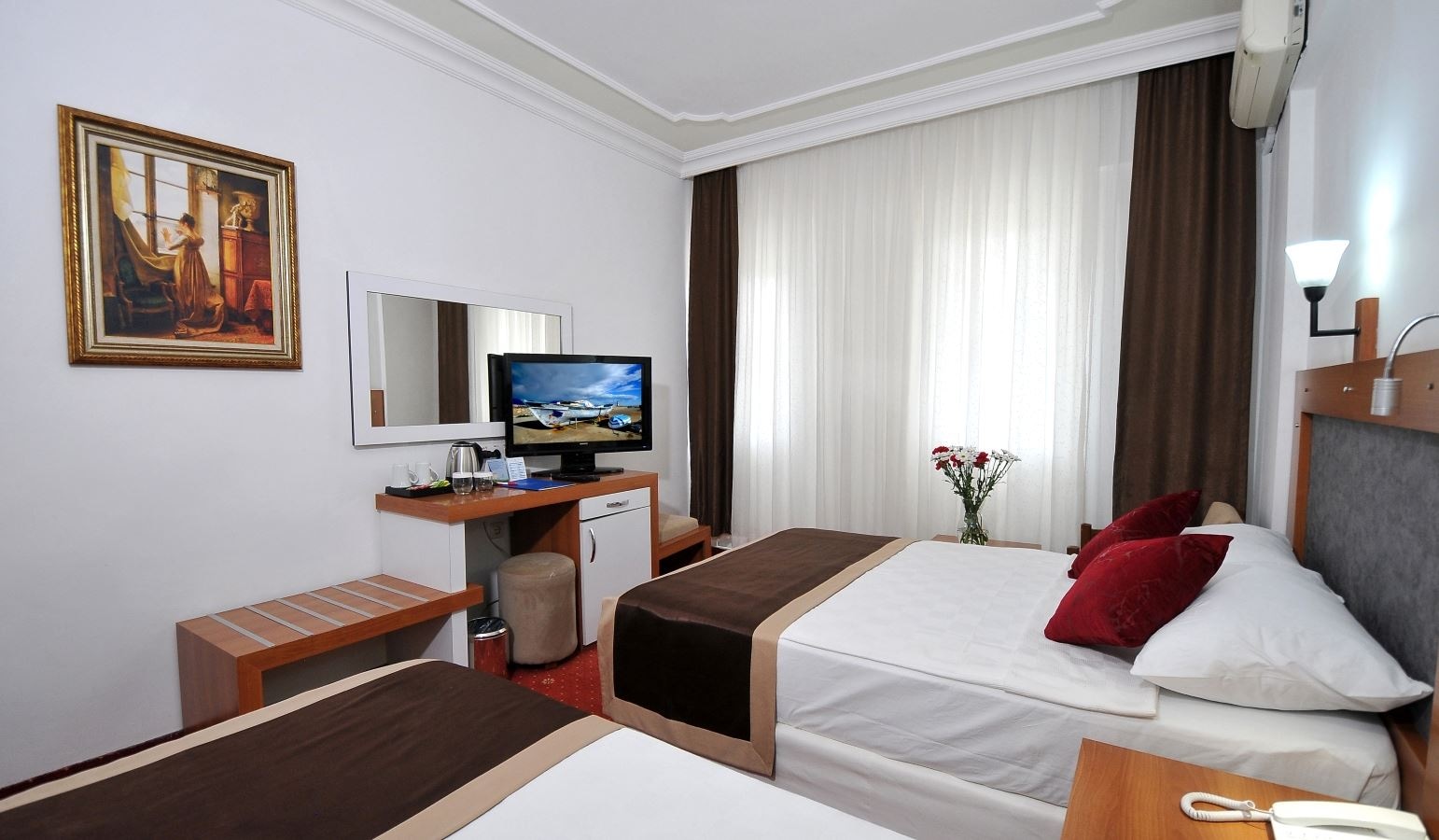 rooms-standart-economy-room-with-land-or-street-view