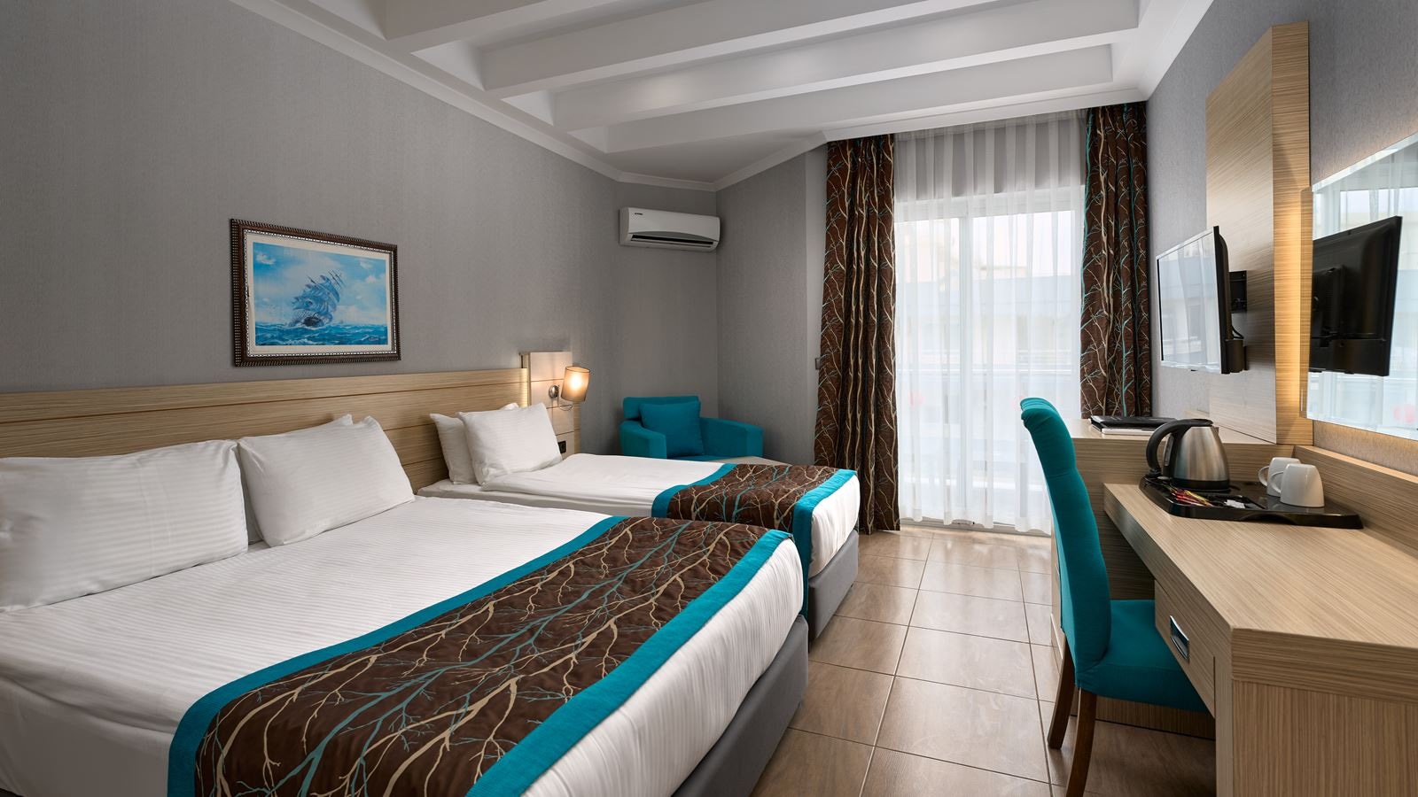 rooms-room-standard-land-view