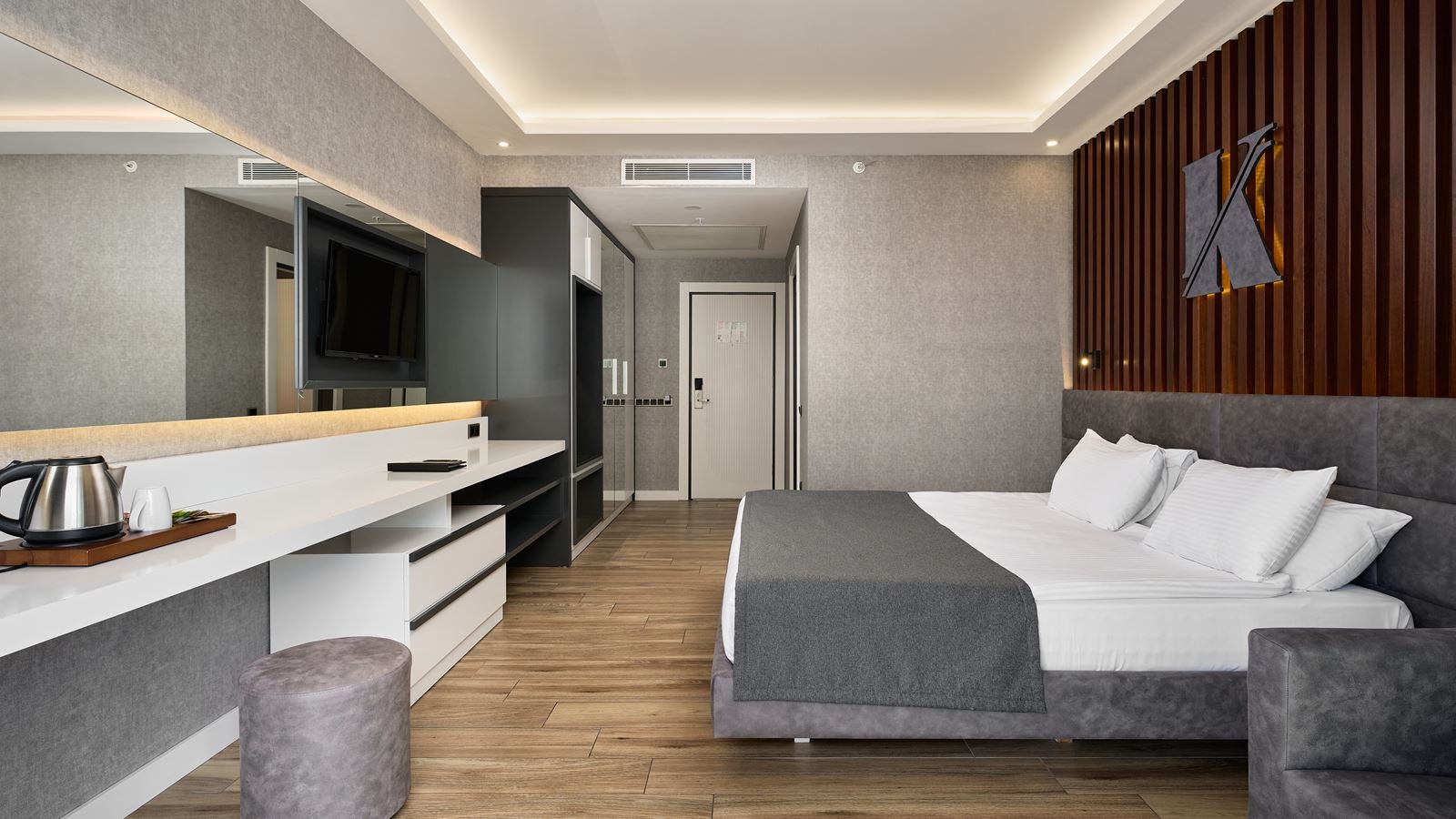 rooms-standard-deluxe-room