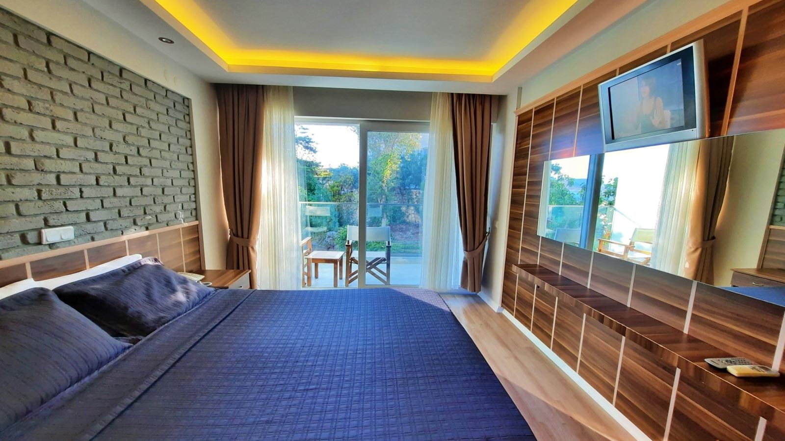 rooms-standard-double-room