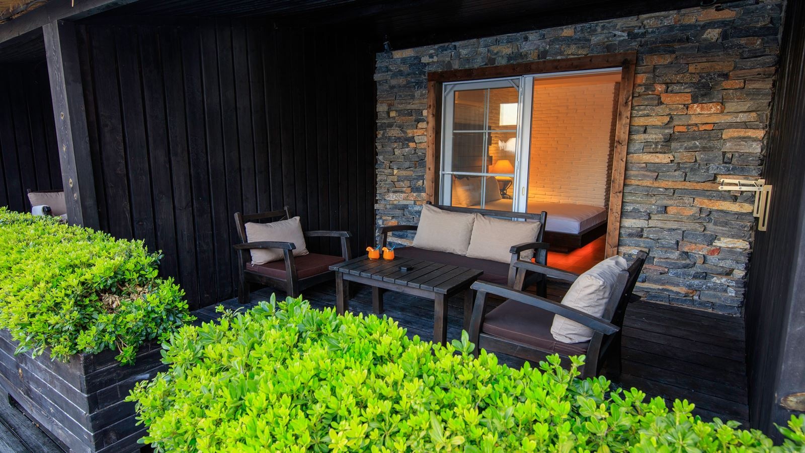 rooms-family-room-2-bedrooms