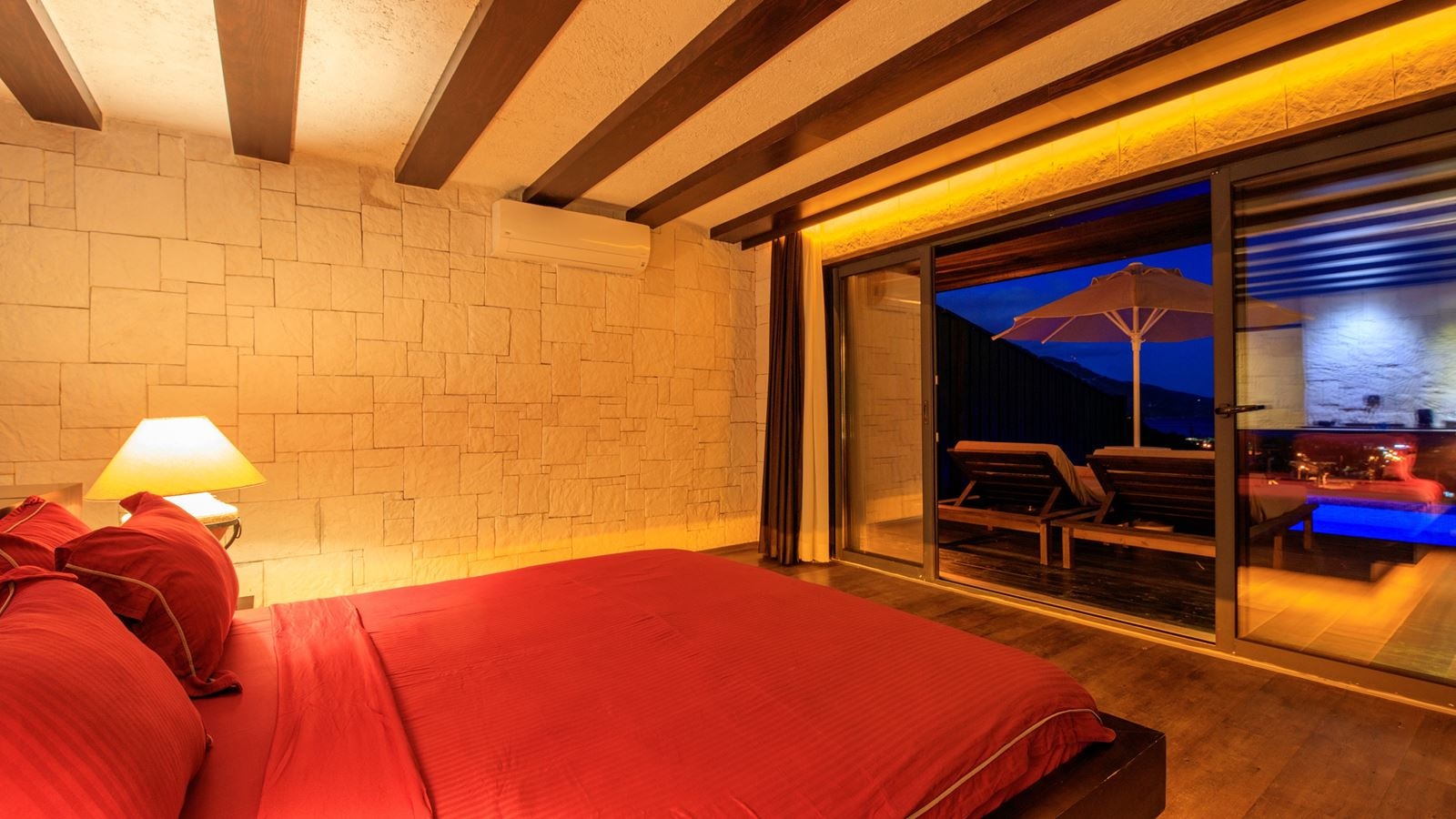 rooms-grand-deluxe-room-with--private-pool