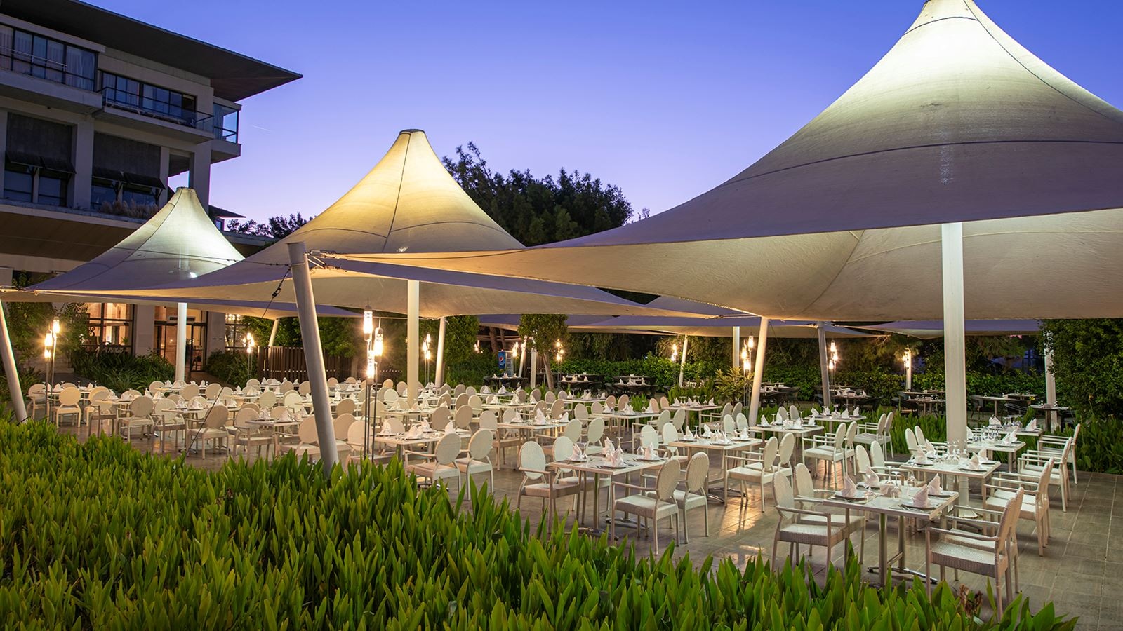 restaurants-rapsody-main-restauran