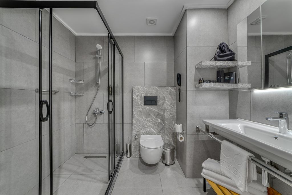 rooms-superior-room-land-view