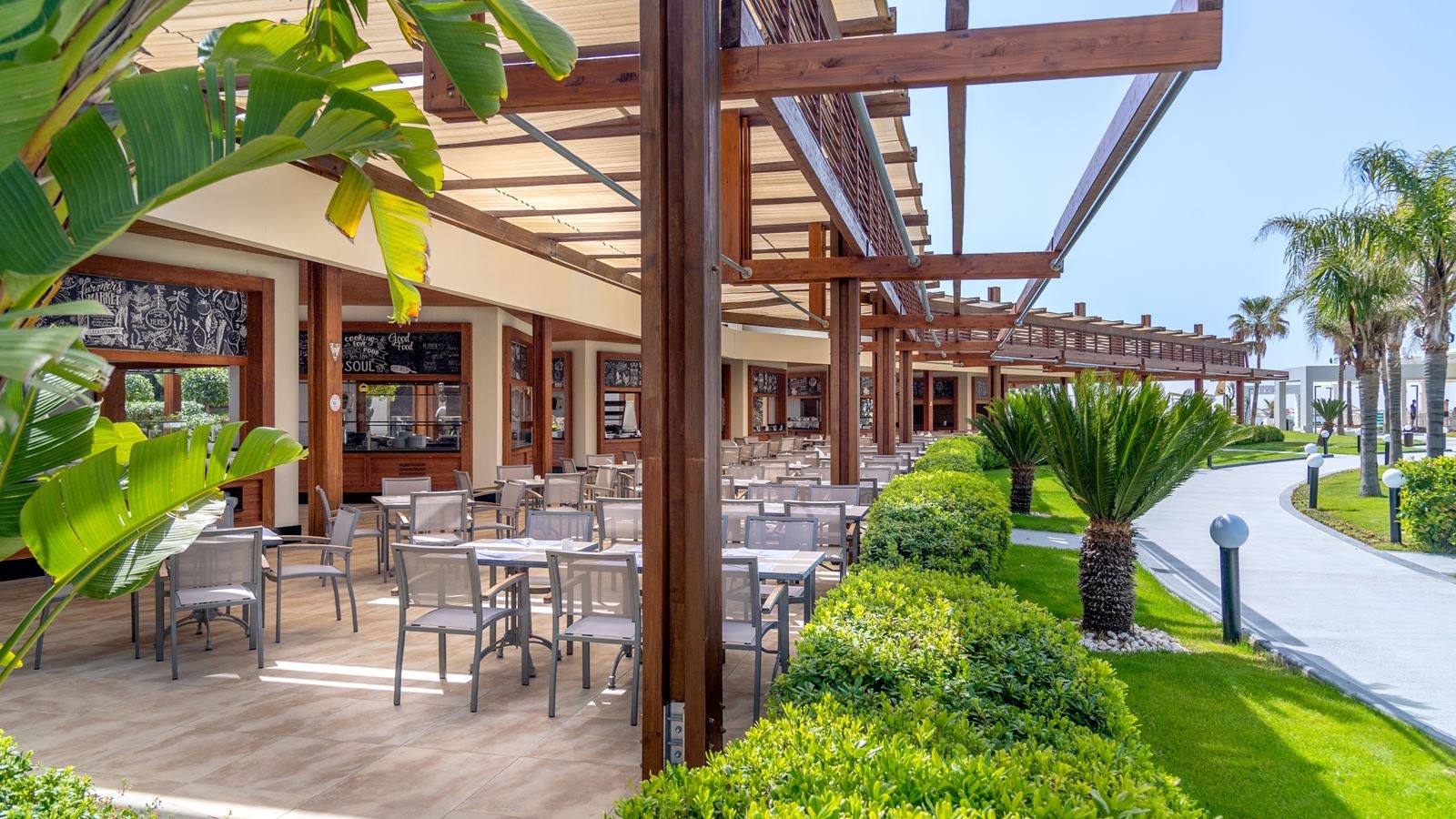 restaurants-enjoy-snack-restaurant